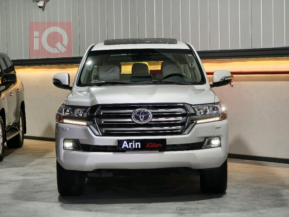 تويوتا لاندكروزر